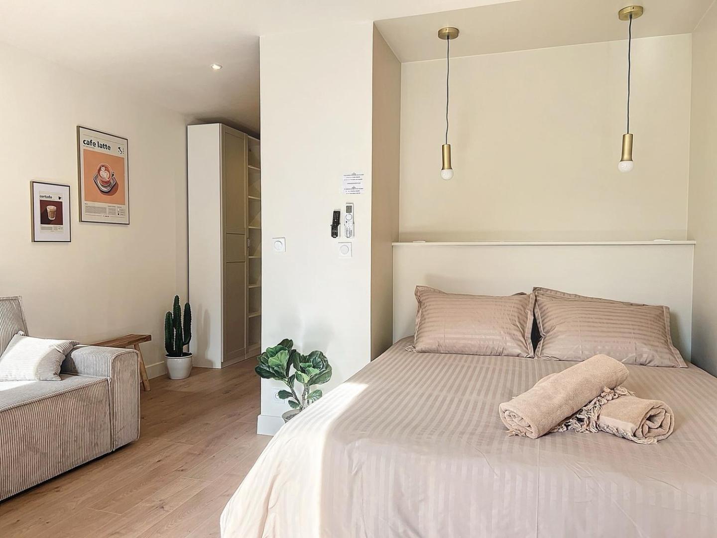 Appartement - Avec Balcon & Climatisation - Les Freres De La Loc' Marseilles
