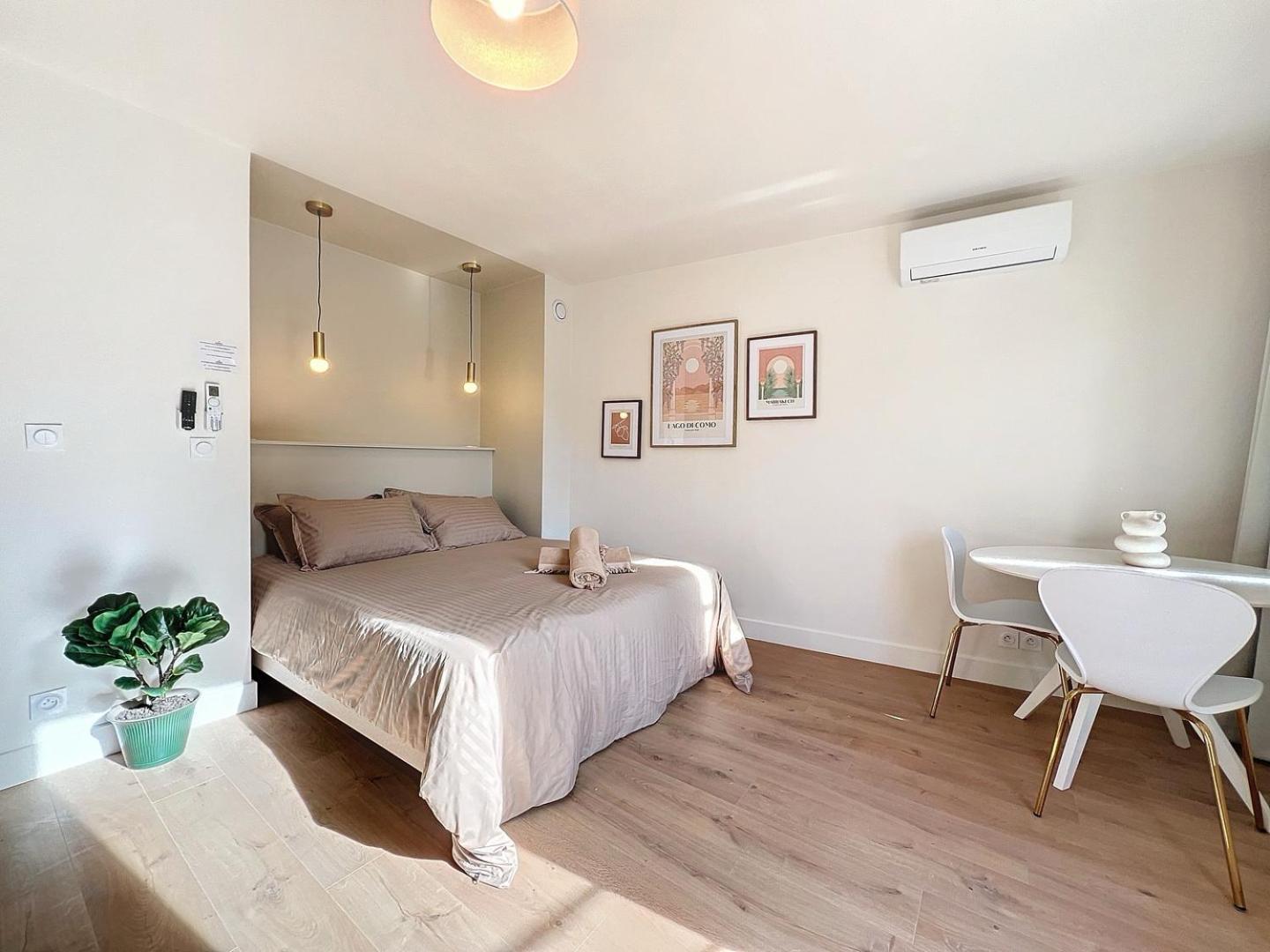 Appartement - Avec Balcon & Climatisation - Les Freres De La Loc'